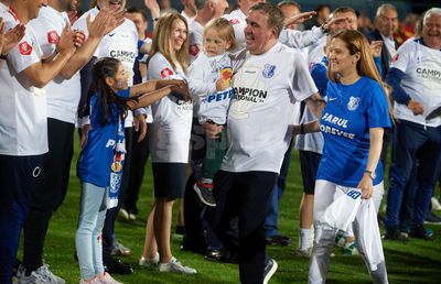 Soția lui Hagi, apariție rară la sărbătoarea de titlu! Răducioiu a glumit în studio: „Acum, poate să facă asta”