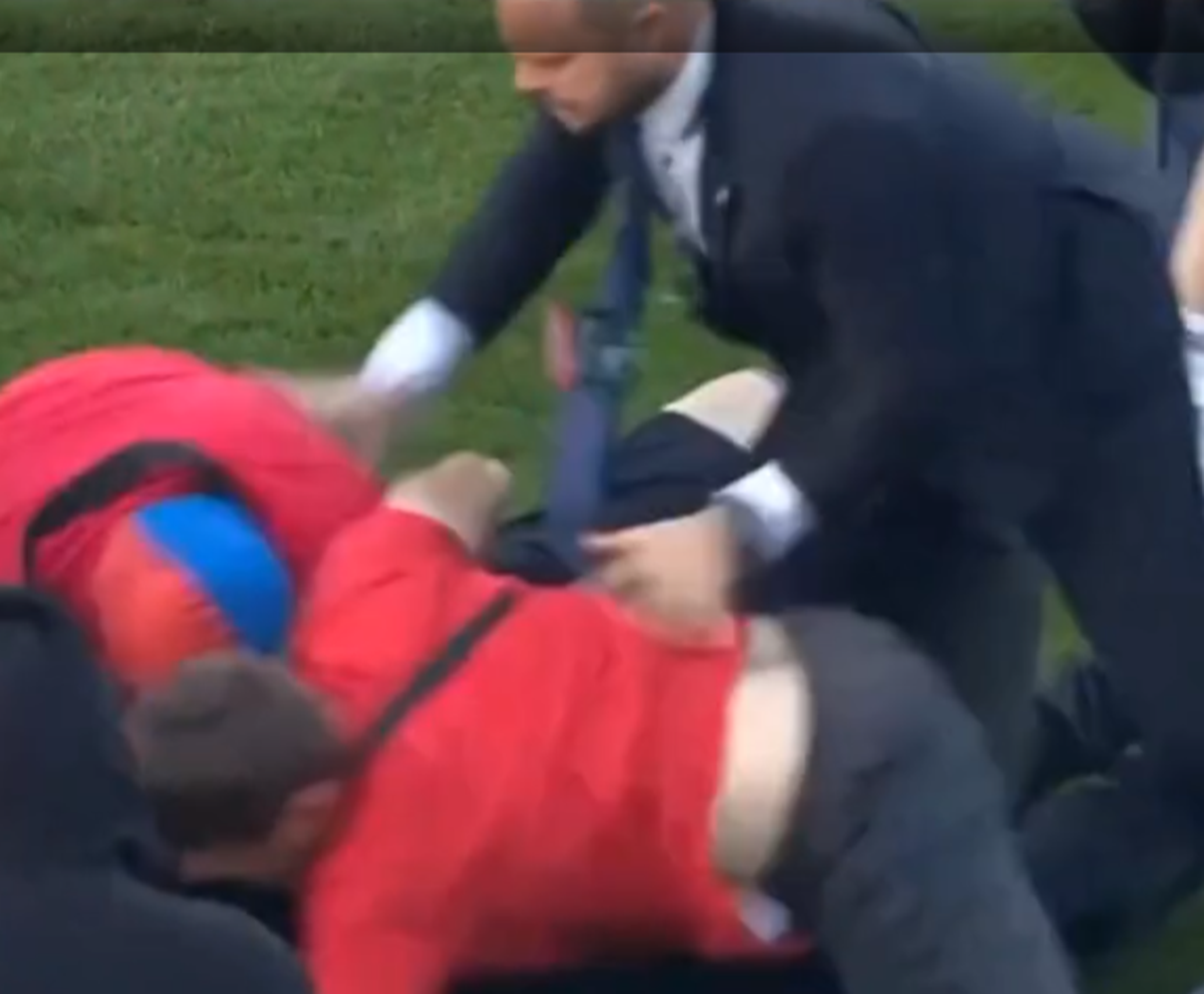 Incidente ȘOCANTE în Cehia » Haos după ultimul fluier al finalei Cupei