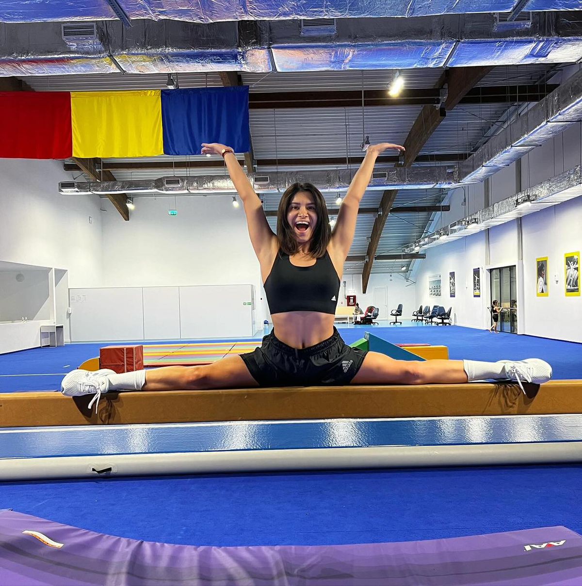 Sportiva română a ajuns în Zanzibar și a trăit un coșmar: „Apă deloc, fără ușă la baie, furnici peste tot. Mi-a «dispărut» și costumul de baie!”