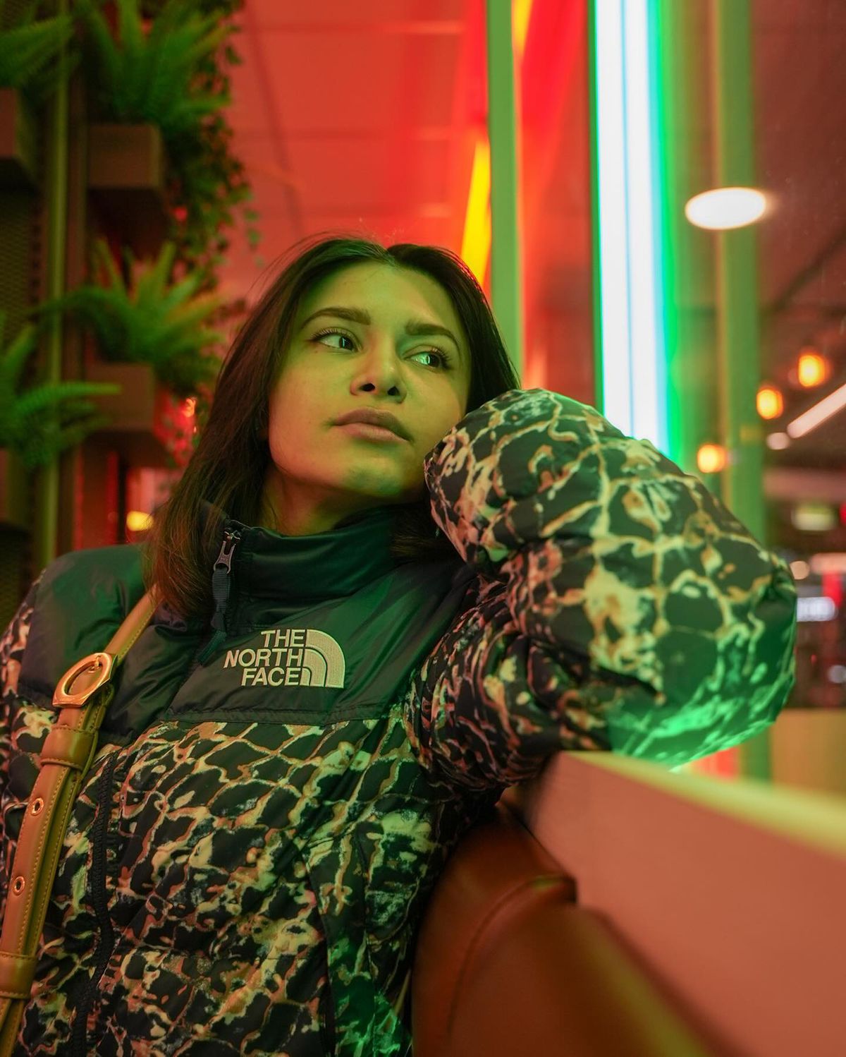 Sportiva română a ajuns în Zanzibar și a trăit un coșmar: „Apă deloc, fără ușă la baie, furnici peste tot. Mi-a «dispărut» și costumul de baie!”