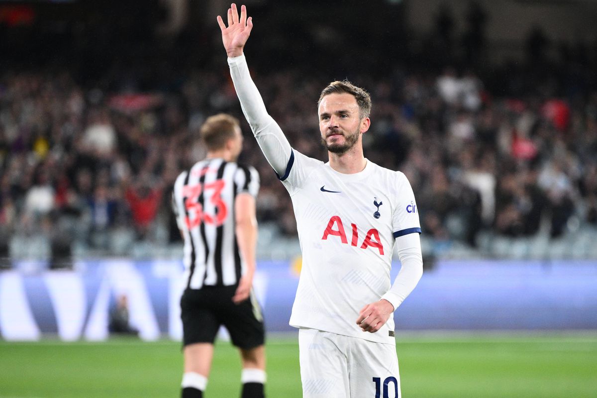 Radu Drăgușin a jucat 70 de minute în controversatul Tottenham - Newcastle, pe o arenă de 100.000 de locuri » Ce notă i-au dat englezii