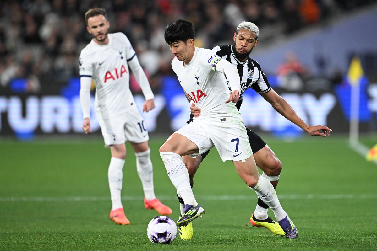 Radu Drăgușin, titular în amicalul Tottenham - Newcastle