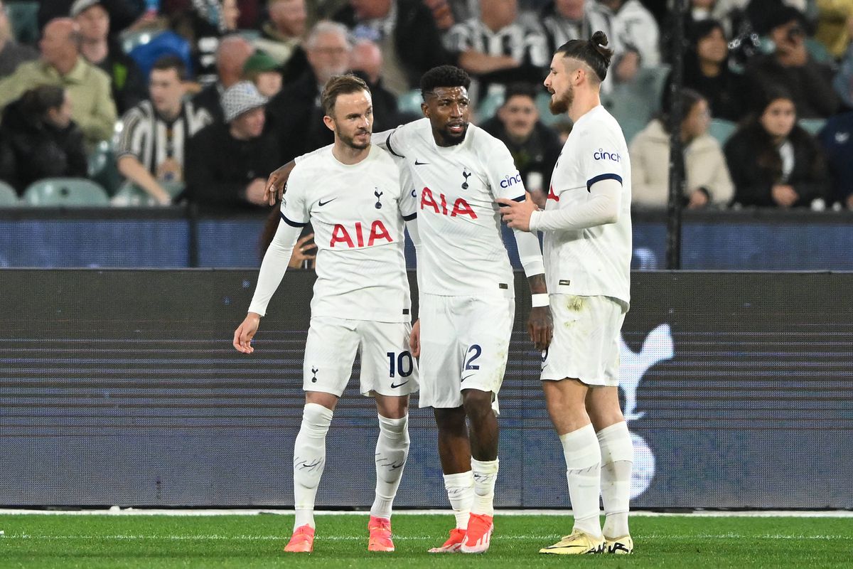 Radu Drăgușin a jucat 70 de minute în controversatul Tottenham - Newcastle, pe o arenă de 100.000 de locuri » Ce notă i-au dat englezii