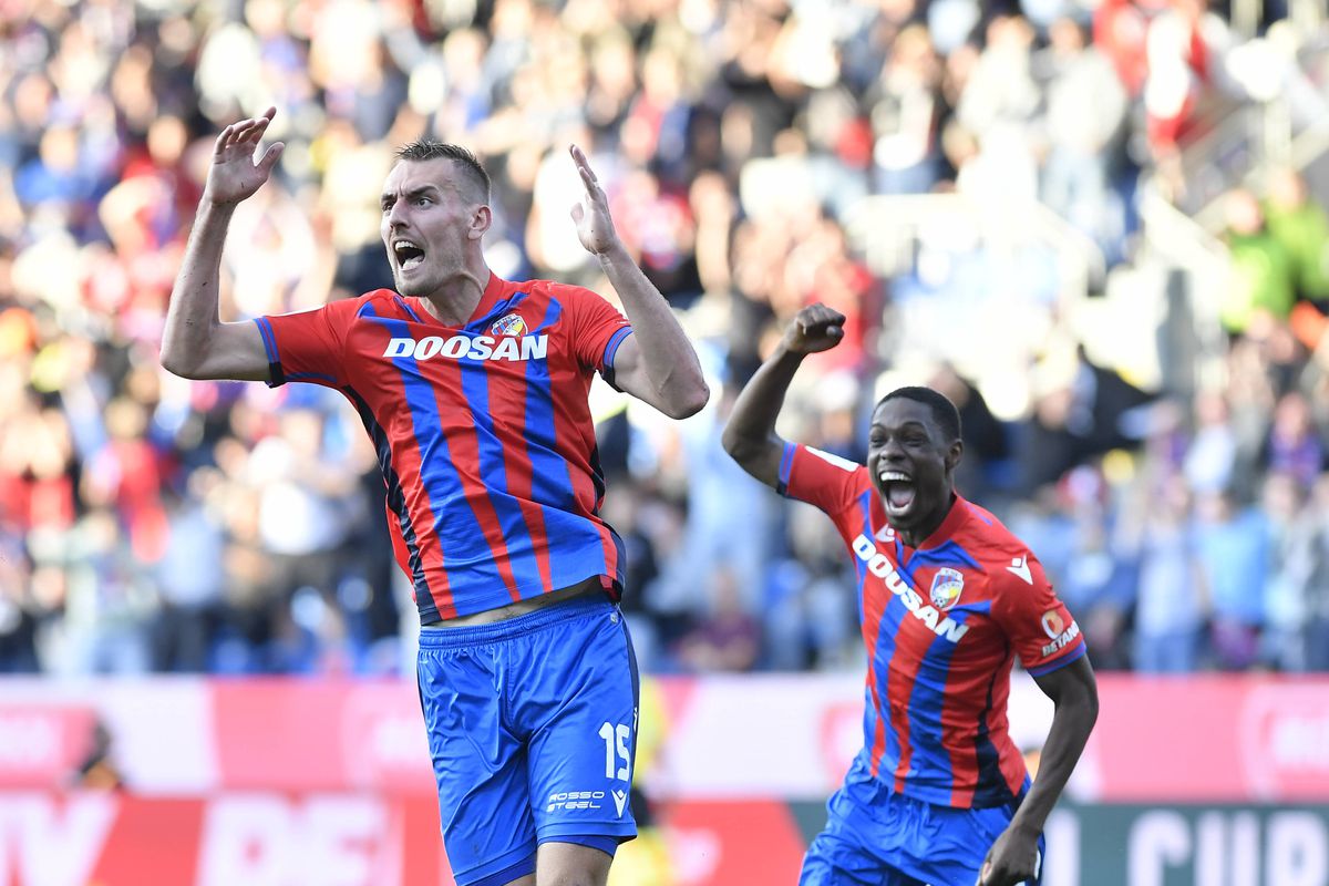 Incidente ȘOCANTE în Cehia » Haos după ultimul fluier al finalei Cupei