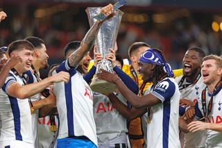 În anul în care FCSB a ajuns în „optimi”, UEFA a anunțat echipa sezonului în Europa League + Cel mai bun jucător al competiției