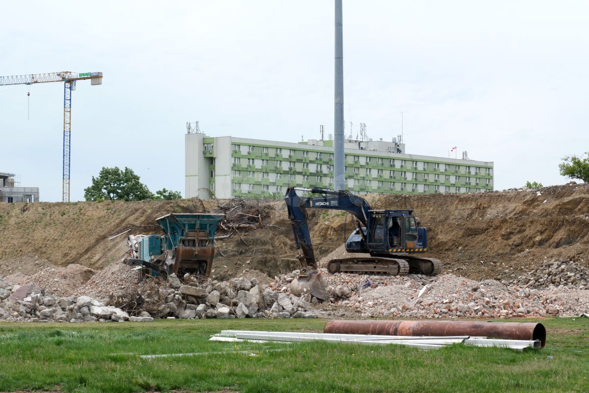 Vizită GSP pe șantierul de pe „Dan Păltinișanu” » Printre ruinele de pe „Monumentalul” violet: așa arată azi arena lui Poli Timișoara
