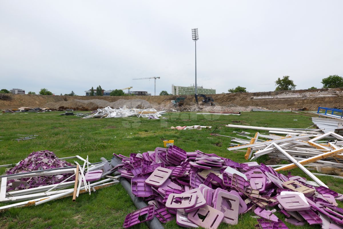 Dispare o lume! GSP a intrat pe șantierul de pe „Dan Păltinișanu” » 50 de imagini la zi cu stadionul istoric din vestul țării: „Monumentalul” e de nerecunoscut