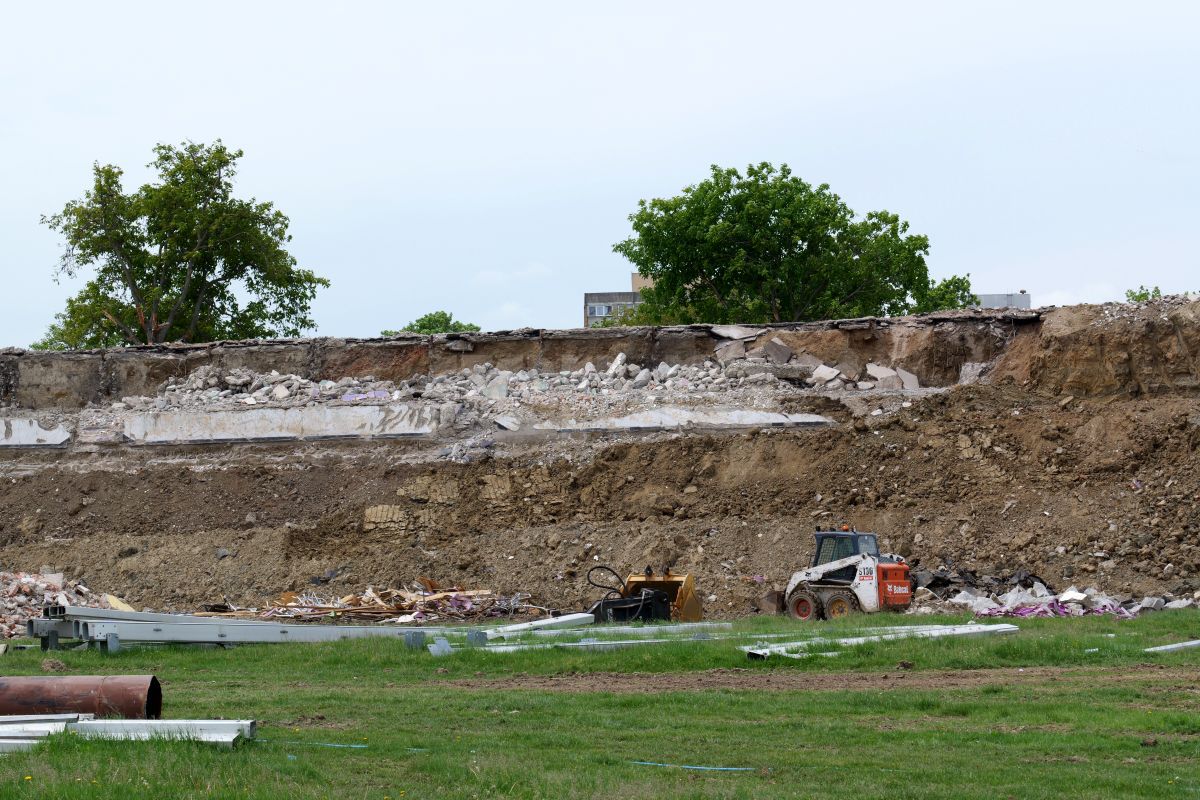 Vizită GSP pe șantierul de pe „Dan Păltinișanu” » Printre ruinele de pe „Monumentalul” violet: așa arată azi arena lui Poli Timișoara