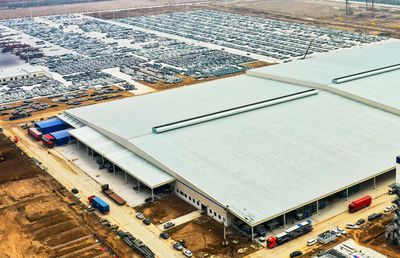 Istorie în Europa: Tesla, depășită pentru prima dată la vânzările de mașini electrice! Cine este noua regină din piața auto