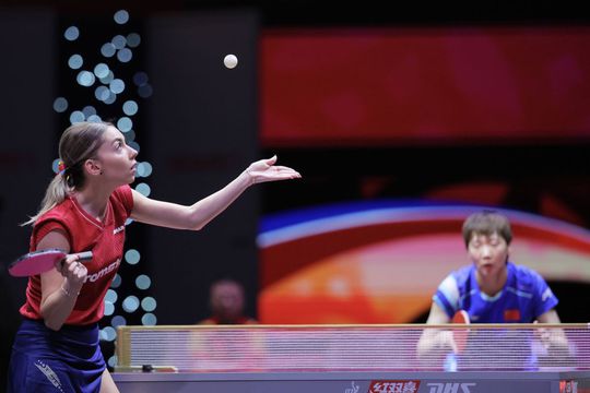 Bernadette Szocs, în duelul cu Manyu Wang/Foto: Imago Images