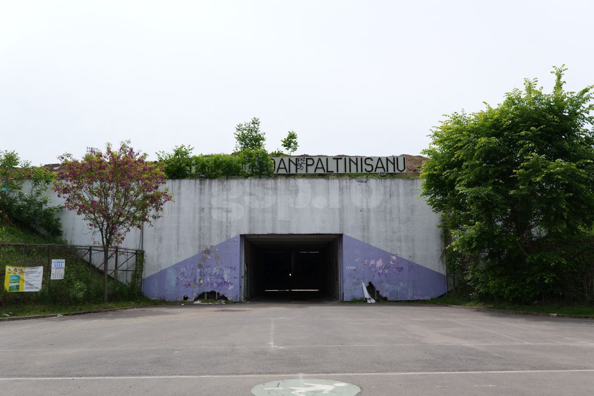 Vizită GSP pe șantierul de pe „Dan Păltinișanu” » Printre ruinele de pe „Monumentalul” violet: așa arată azi arena lui Poli Timișoara