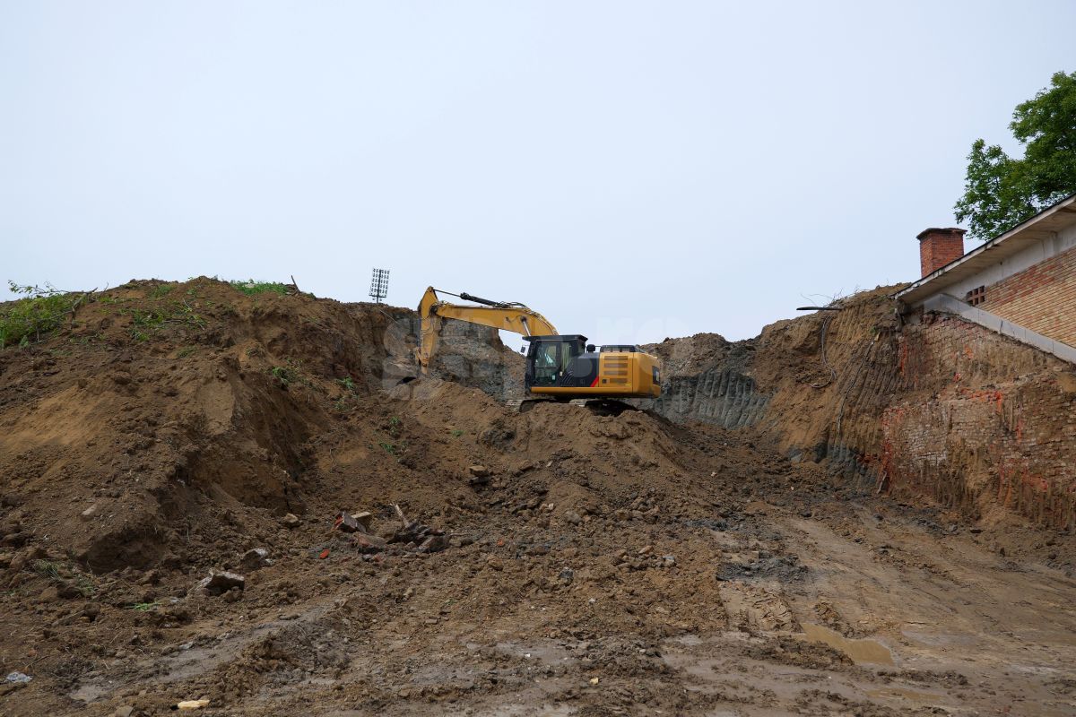 Dispare o lume! GSP a intrat pe șantierul de pe „Dan Păltinișanu” » 50 de imagini la zi cu stadionul istoric din vestul țării: „Monumentalul” e de nerecunoscut