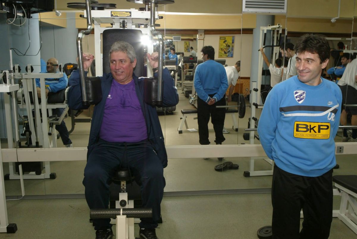 Celălalt Mircea Lucescu » Portret din spatele ușilor închise: „Știți cum îl găseam când mergeam la el acasă? Avea o melodie care îi plăcea foarte mult”