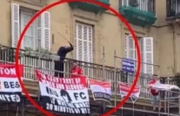 Marca: „Eroul de la Bilbao” » Un bărbat în vârstă i-a alungat pe englezi cu bastonul!