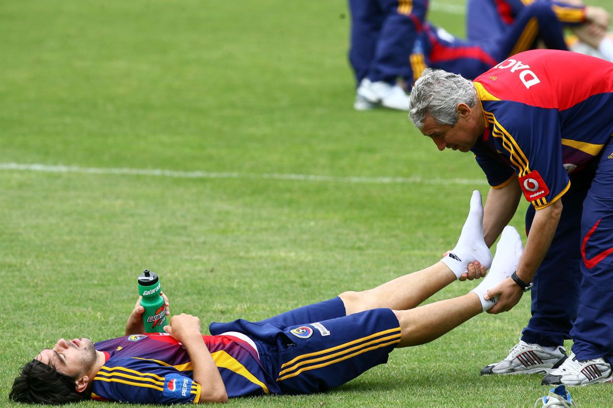 Celălalt Mircea Lucescu » Portret din spatele ușilor închise: „Știți cum îl găseam când mergeam la el acasă? Avea o melodie care îi plăcea foarte mult”