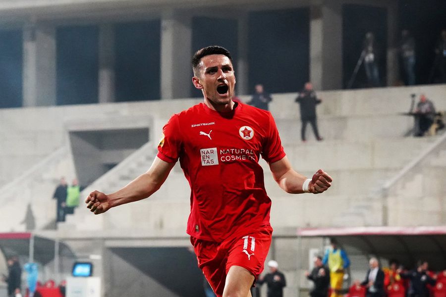 Primul transfer ratat la Universitatea Craiova » Atacantul care urma să-l înlocuiască pe Safira i-a zis „NU” lui Rădoi + Replica lui Mihai Rotaru