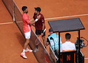 Cadou perfect pentru ziua sa! Novak Djokovic s-a calificat în semifinale la Geneva și este cu un pas mai aproape de titlul cu numărul 100