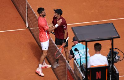 Cadou perfect pentru ziua sa! Novak Djokovic s-a calificat în semifinale la Geneva și este cu un pas mai aproape de titlul cu numărul 100