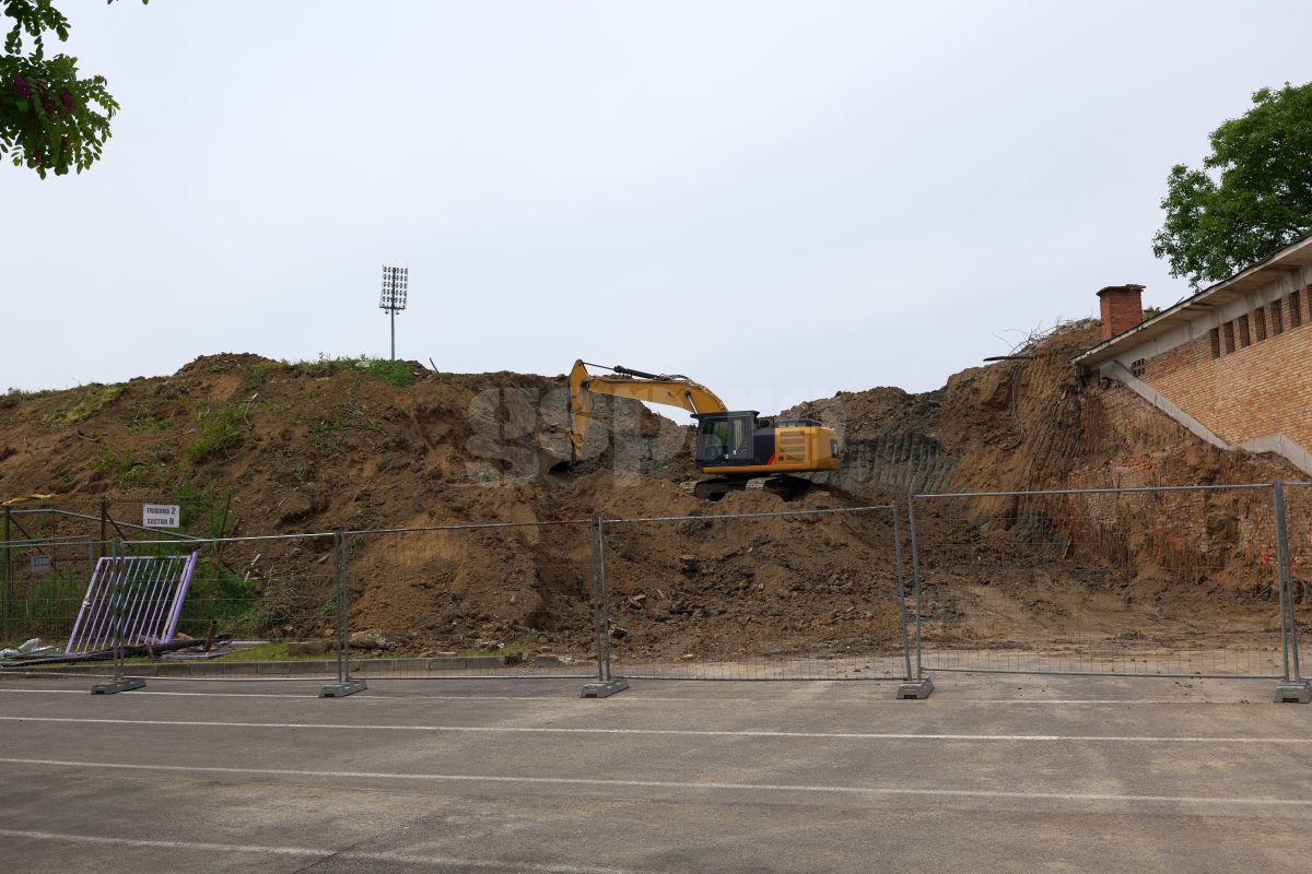 Dispare o lume! GSP a intrat pe șantierul de pe „Dan Păltinișanu” » 50 de imagini la zi cu stadionul istoric din vestul țării: „Monumentalul” e de nerecunoscut