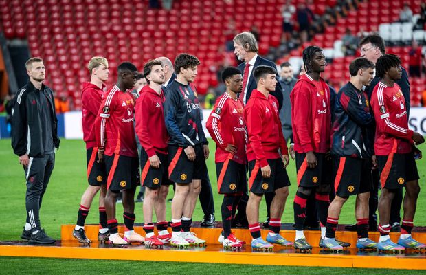 Daună totală! Anunț apocaliptic: Manchester United a pus toată echipa pe lista de transferuri!