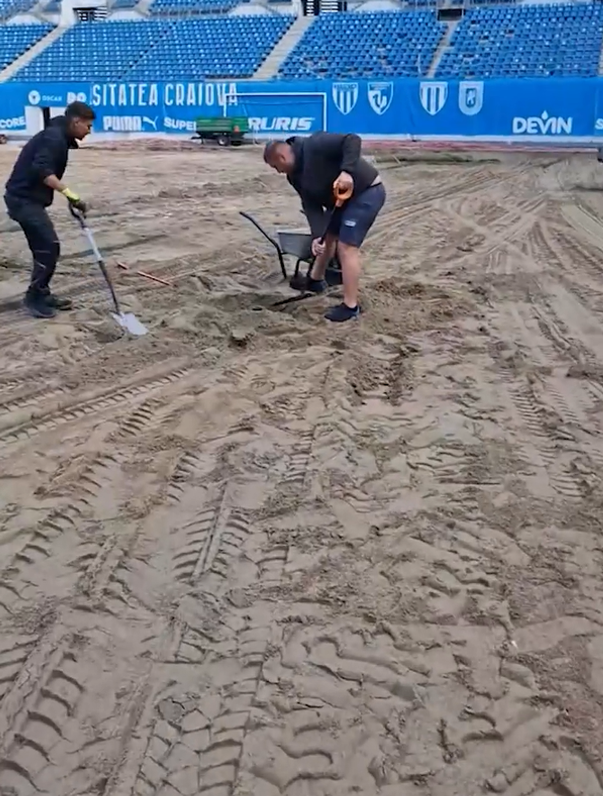 Au intrat utilajele pe stadion imediat după „finala” de titlu din Superliga » „Oblemenco” va fi modernizat