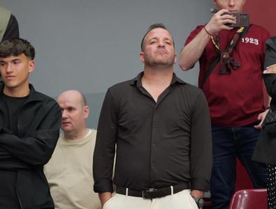 Copleșit de emoții în sala Rapid, Van der Vaart i-a atribuit lui Chivu un cuvânt imens: „Știam că așa va fi!”