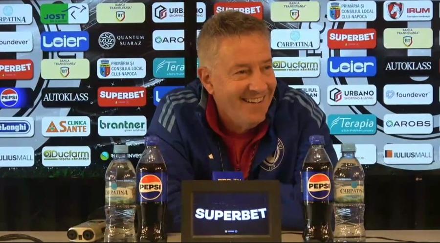 Cristiano Bergodi Cristiano Bergodi a râs cu poftă când a fost întrebat dacă va continua cu U Cluj: „Ei știu...”