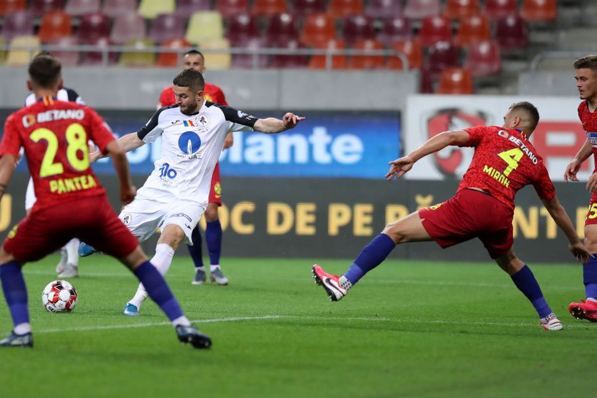 FCSB - GAZ METAN. NOTE GSP: Gaură în defensiva lui Vintilă! Un fundaș de la FCSB, cel mai slab de pe teren + cine a impresionat