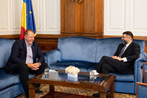 Helmut Duckadam alături de Robert Cazanciuc, președintele interimar al Senatului României