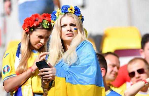 Ucraina a avut galerie de lux la meciul cu Austria de pe Arena Națională! Iubitele fotbaliștilor au făcut show în tribună