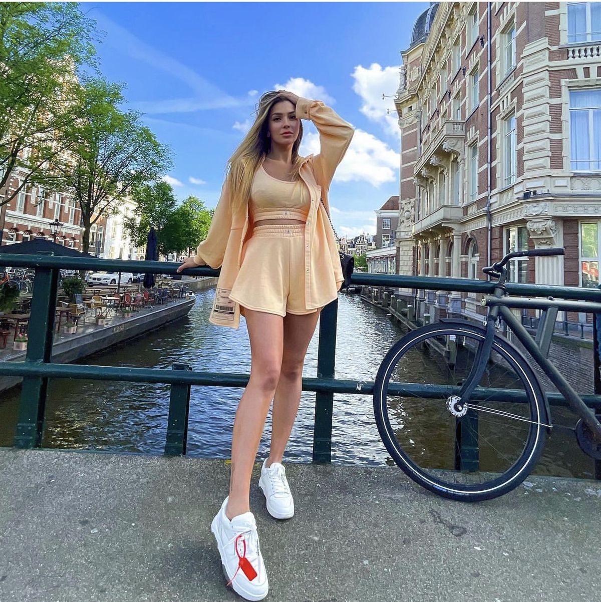 Ucraina a avut galerie de lux la meciul cu Austria de pe Arena Națională! Iubitele fotbaliștilor au făcut show în tribună