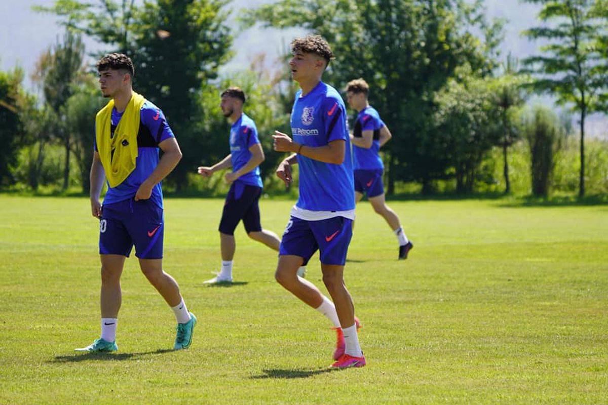 Hagi a condus primul antrenament la Farul » Noul transfer a ajuns deja în cantonament