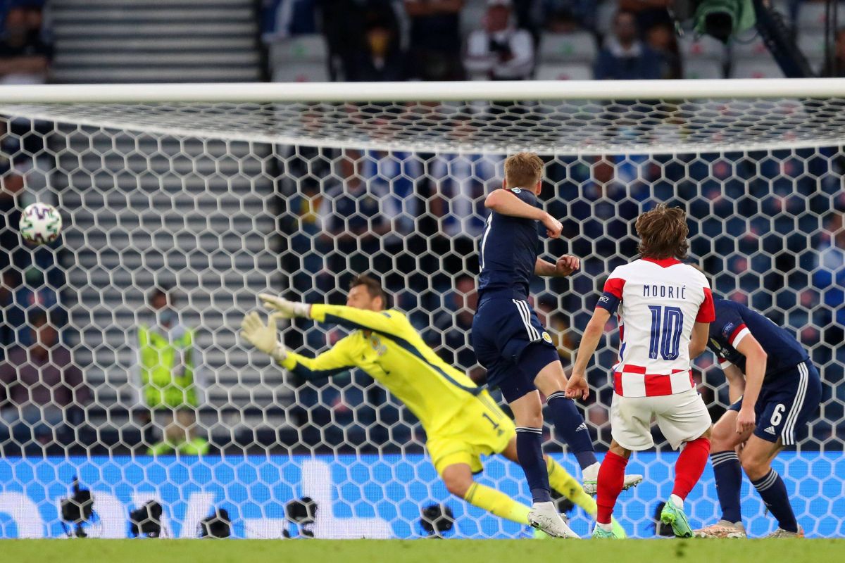 Luka Modric, execuție de generic la Euro, în stilul lui Quaresma! Recordul bifat de croat