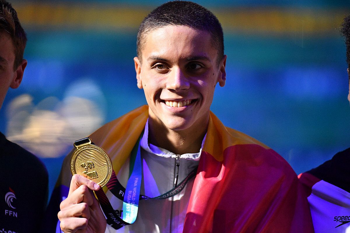 DUBLĂ ISTORICĂ! David Popovici câștigă AURUL la 100m, după un finiș incredibil!