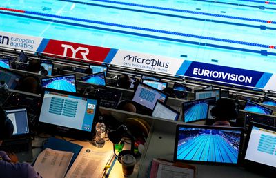 Aplaudat pe net, părăsit la TV » Cifrele de audiență pentru cursa lui David Popovici de pe TVR au fost foarte modeste: „Alte 188 de programe TV au fost mai urmărite”