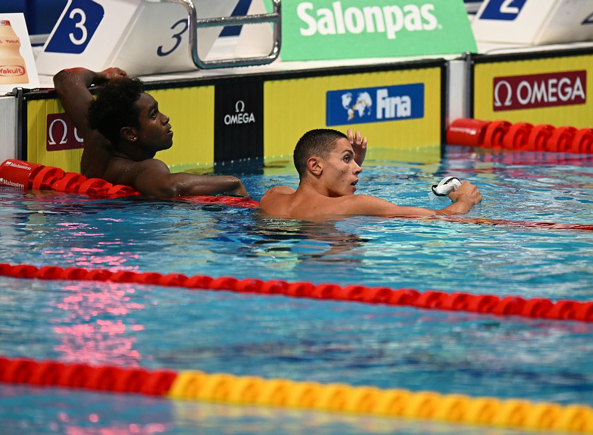 DUBLĂ ISTORICĂ! David Popovici câștigă AURUL la 100m, după un finiș incredibil!