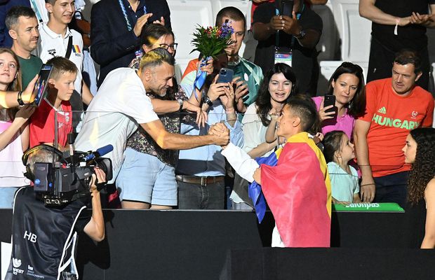 Trimișii GSP la Budapesta au surprins primul lucru pe care l-a făcut David Popovici după primirea medaliei de aur