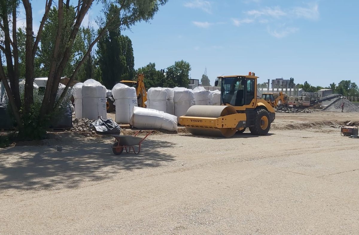 RAPID - Noua bază „Constructorul” + Fosta Pro Rapid