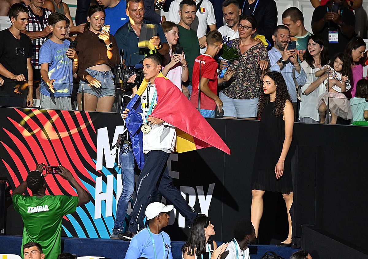 David Popovici, prima reacție după aurul cucerit la 100m liber: „E doar începutul! Sper că milioane de români m-au urmărit și că i-am făcut mândri”