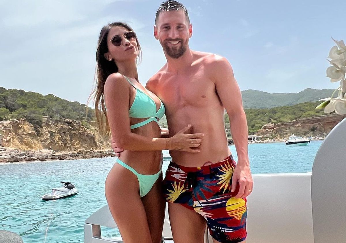 Messi și Fabregas, vacanță cu familiile în „cea mai exclusivistă vilă din Ibiza”, care costă 300.000 de euro pe săptămână