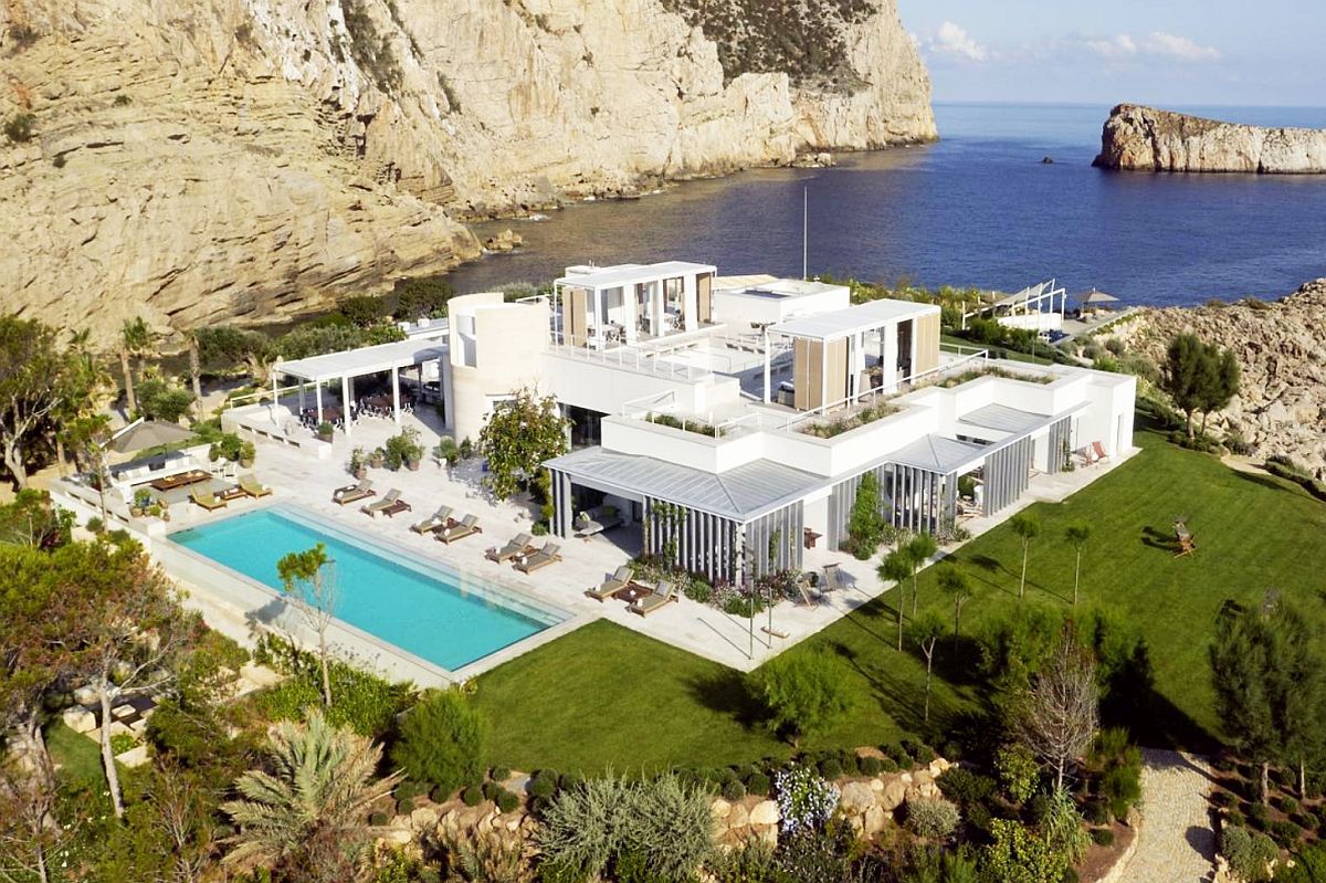 Messi și Fabregas, vacanță cu familiile în „cea mai exclusivistă vilă din Ibiza”, care costă 300.000 de euro pe săptămână