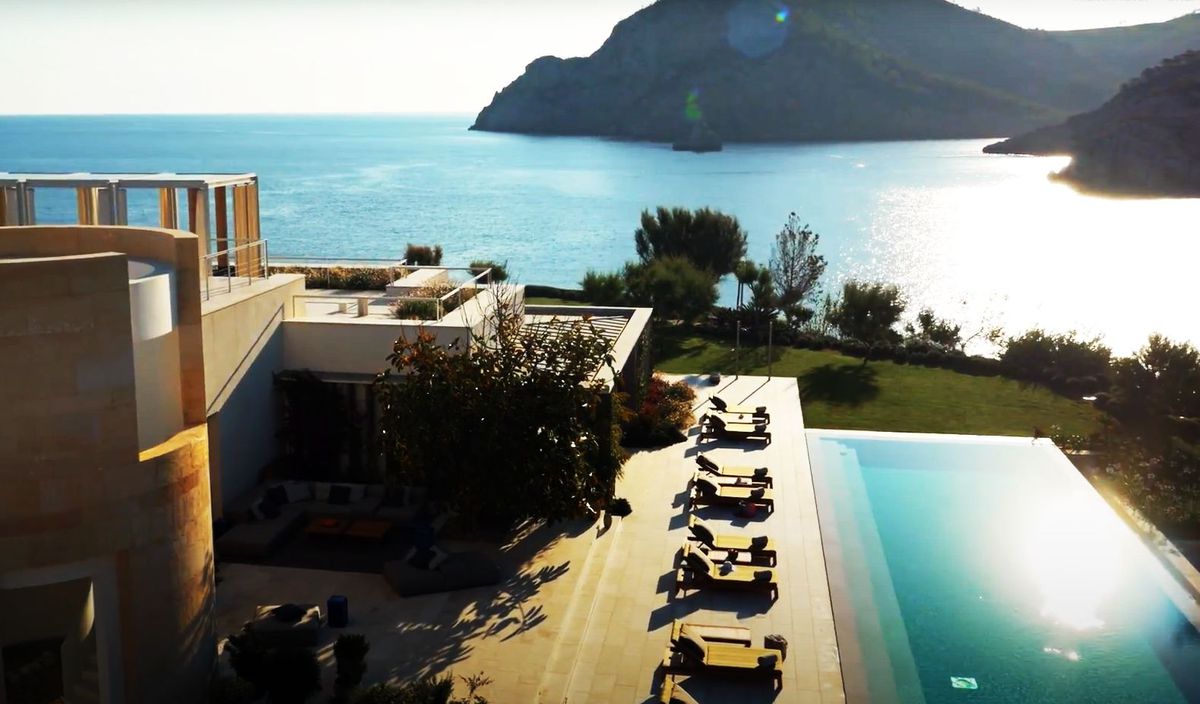 Messi și Fabregas, vacanță cu familiile în „cea mai exclusivistă vilă din Ibiza”, care costă 300.000 de euro pe săptămână