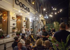 Business networking la degustări de vin în locații specializate