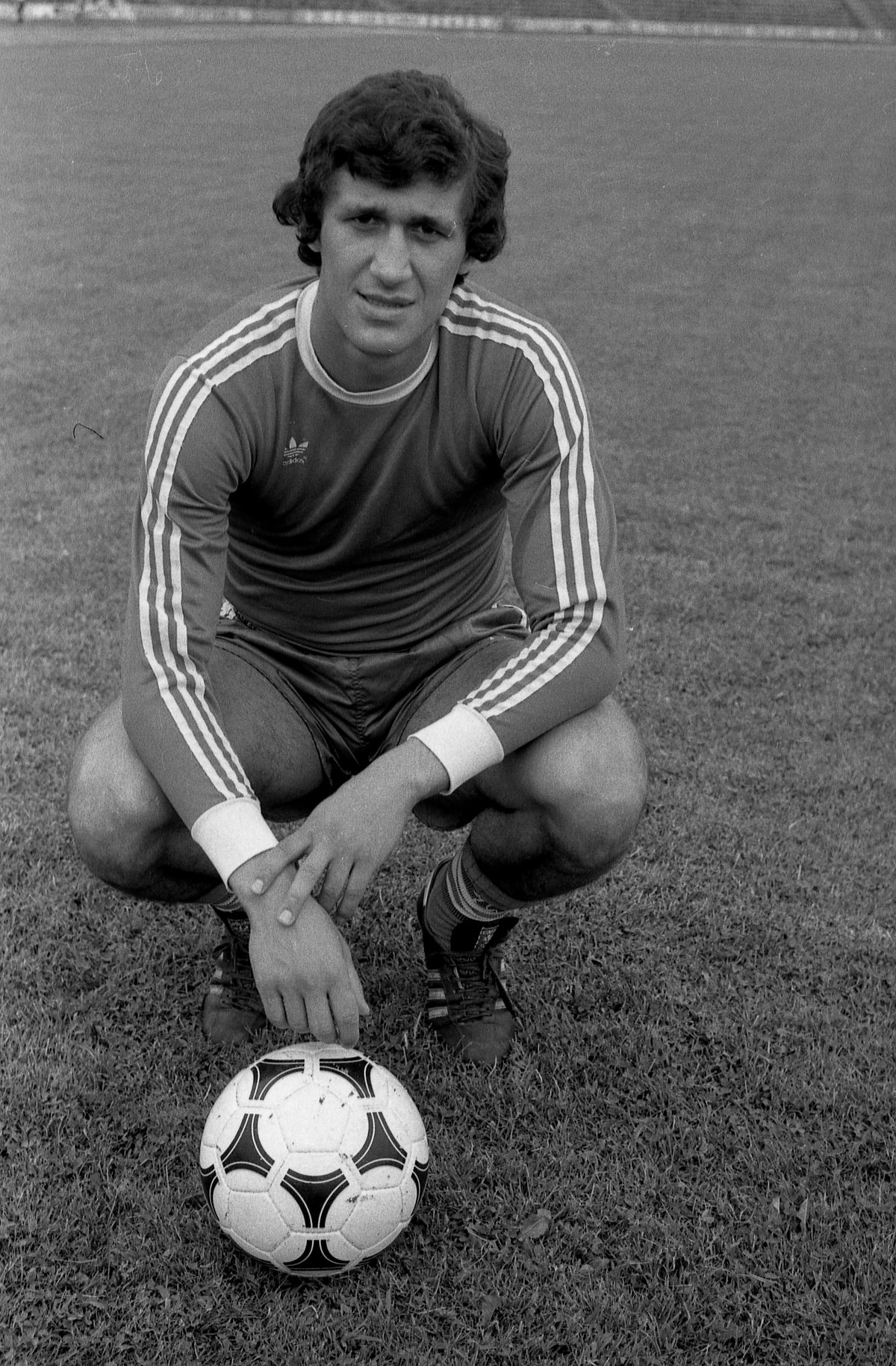 Rodion Cămătaru #65 » Povestea neștiută a meciului pe care Cami l-a jucat pentru Benfica, în 1985, la un turneu la care a participat și Dinamo