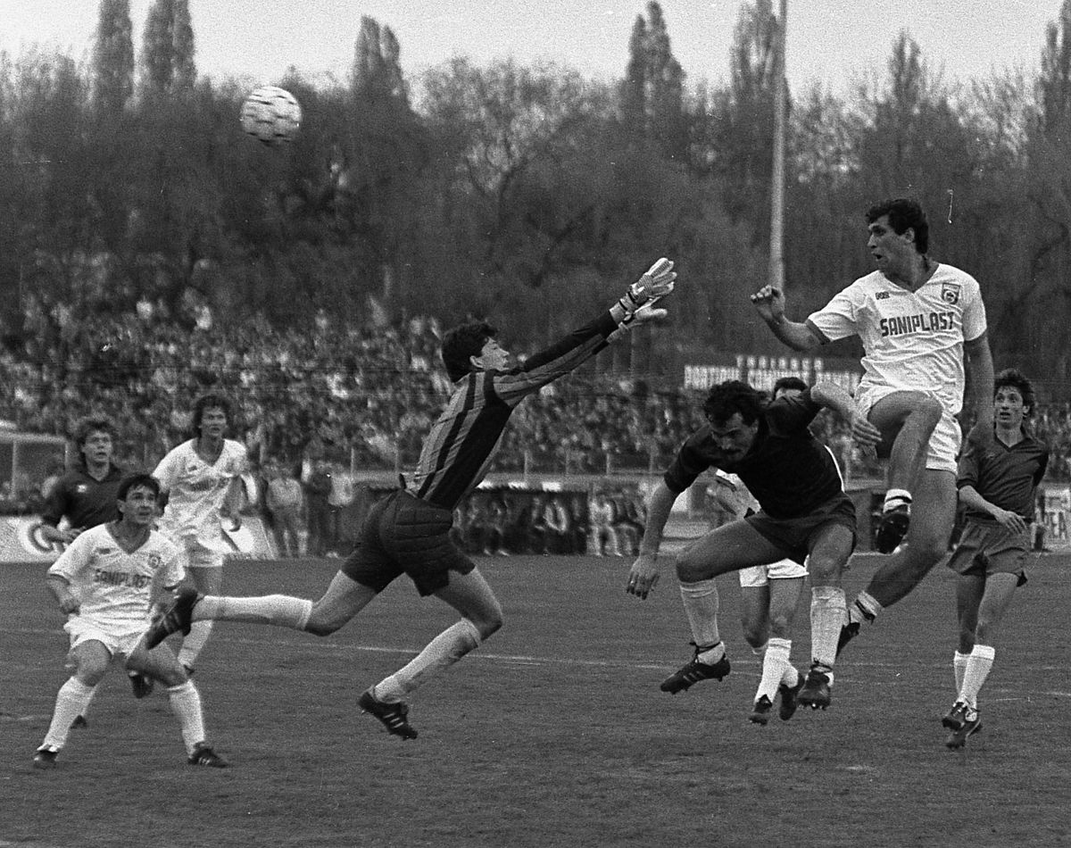 Rodion Cămătaru #65 » Povestea neștiută a meciului pe care Cami l-a jucat pentru Benfica, în 1985, la un turneu la care a participat și Dinamo