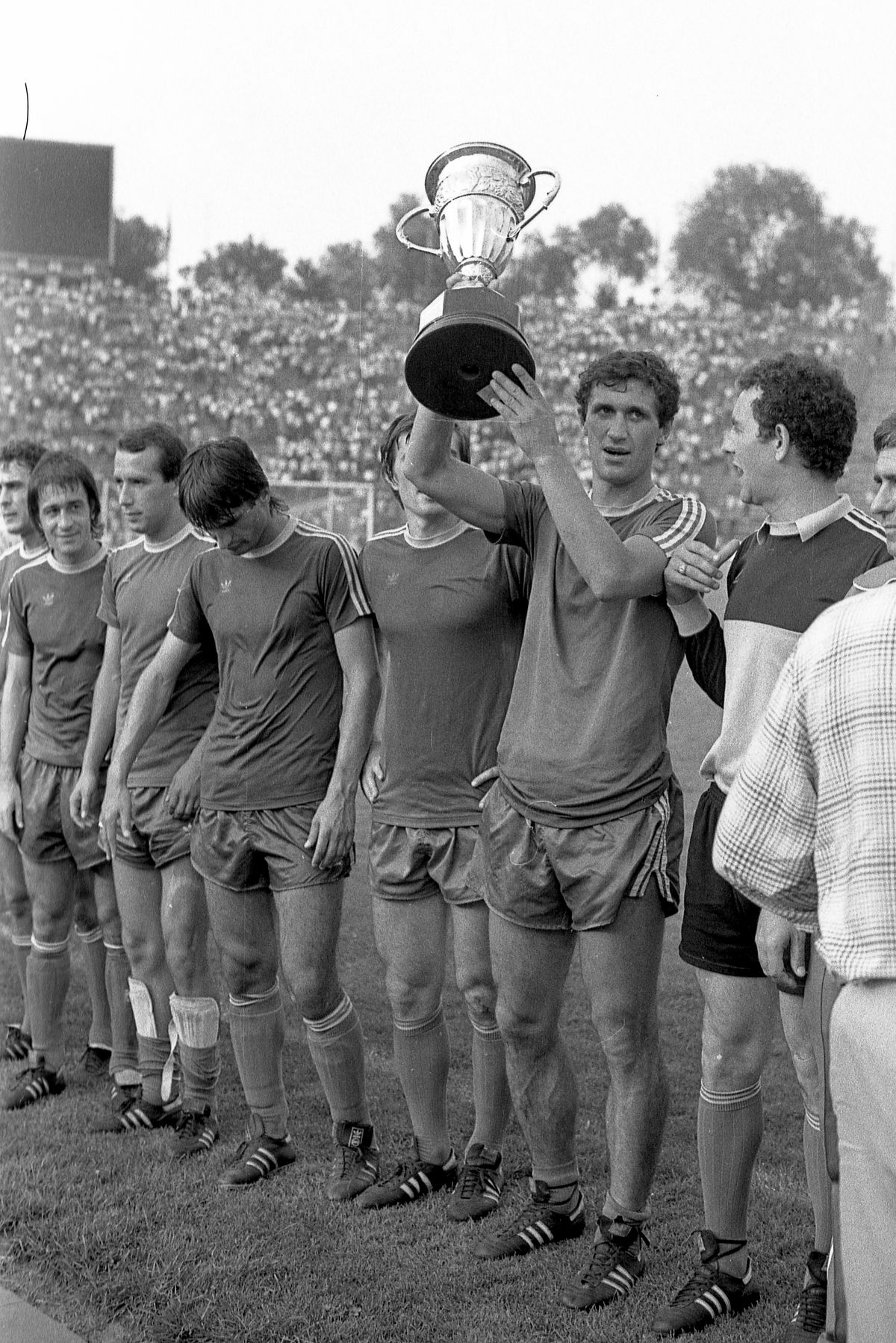 Rodion Cămătaru #65. Povestea neștiută a meciului pe care Cami l-a jucat pentru Benfica