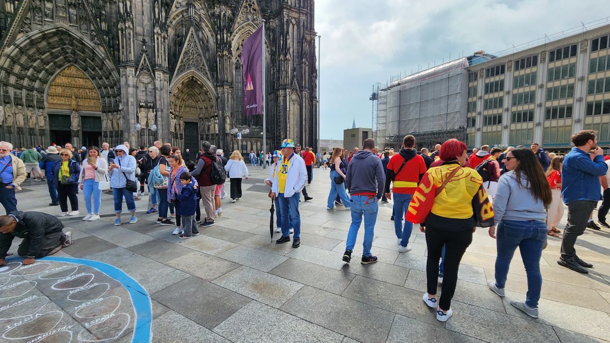 Imagini spectaculoase cu fanii români, înainte de Belgia – România