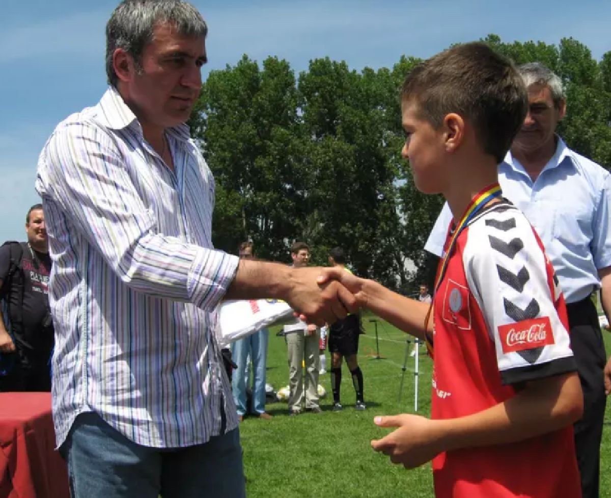 „Au făcut copiii noştri dinţi” » Fotografii de senzație cu „tricolorii” care pot scrie istorie pentru România la EURO. Îi recunoști pe toți?