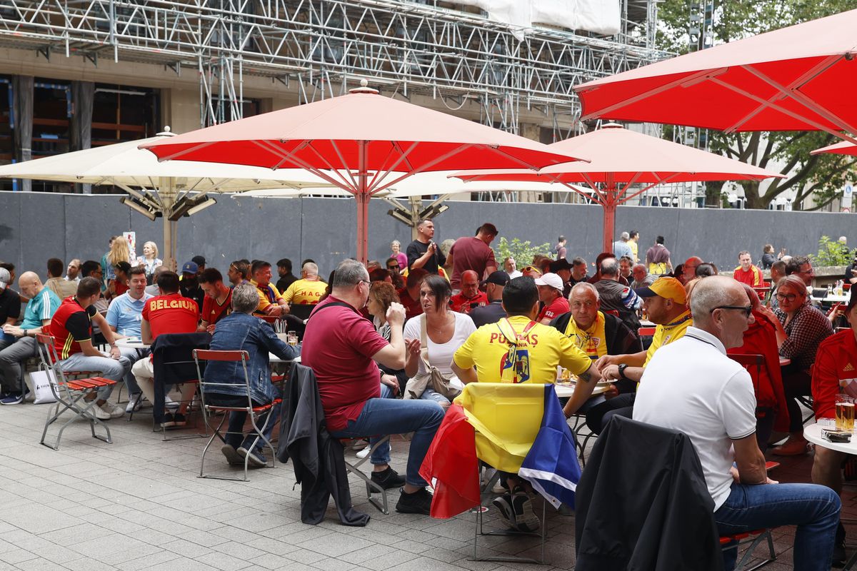 Imagini spectaculoase cu fanii români, înainte de Belgia – România