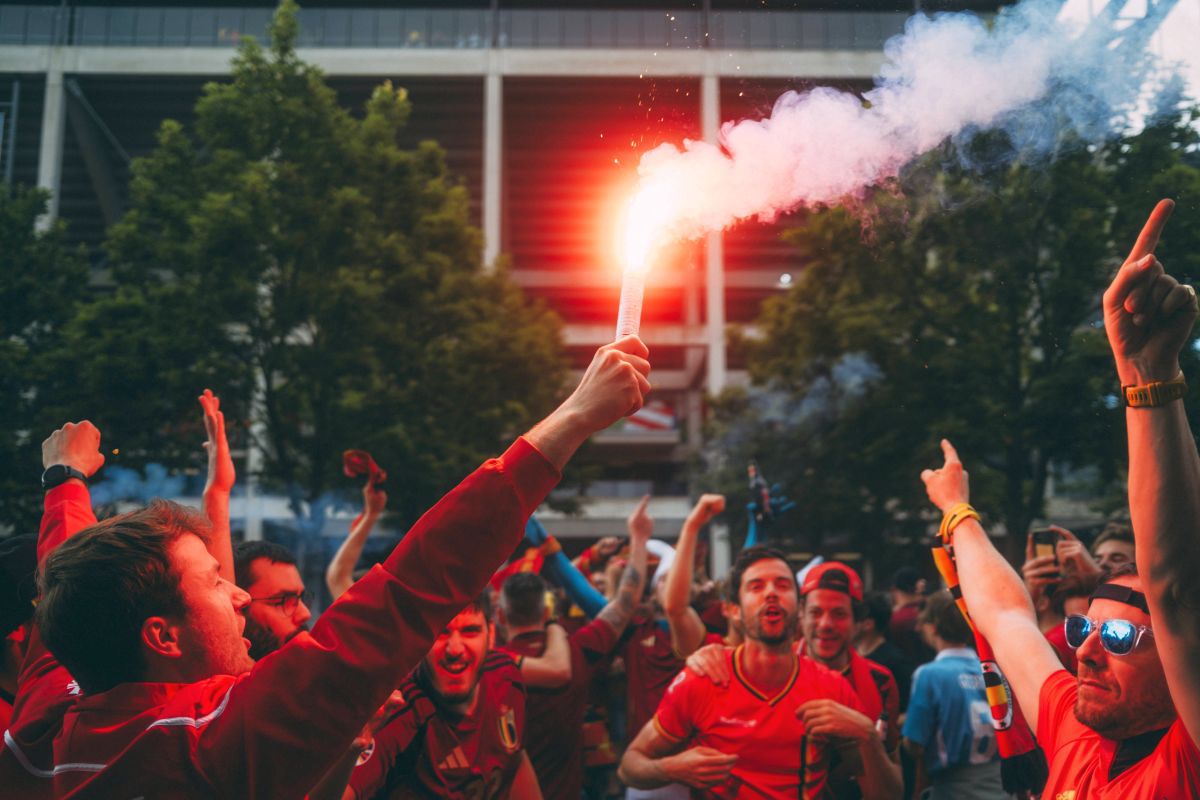 „Ăștia au dat foc la stadion!” » 15 detalii observate la Belgia - România și singurul plus al „tricolorilor”: susținerea fabuloasă a publicului